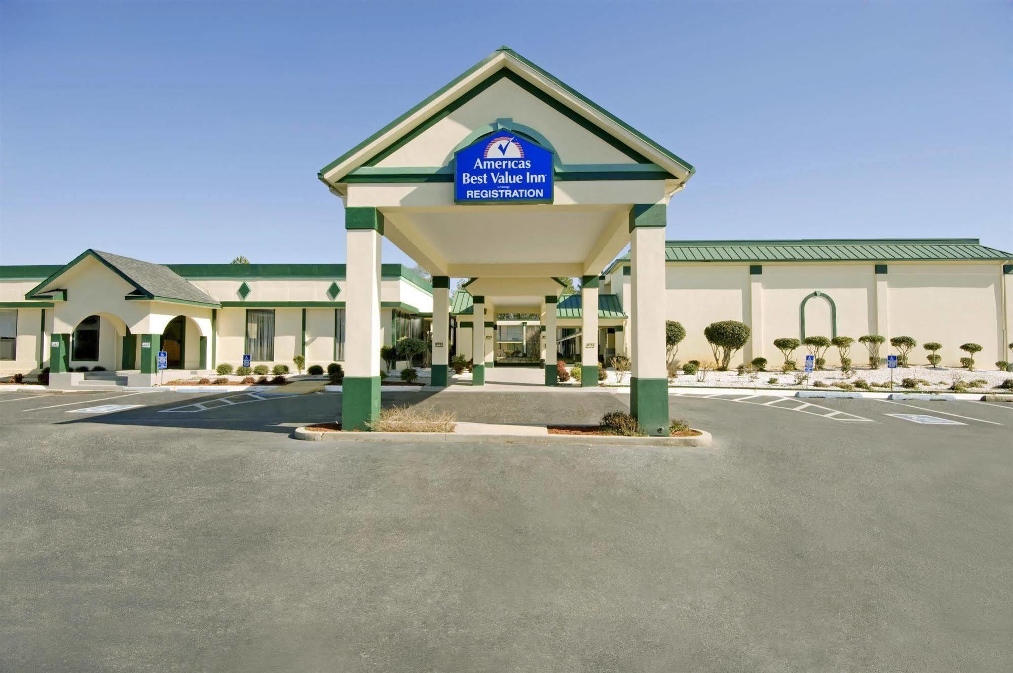 Super Inn&Suites Milledgeville Esterno foto